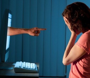 Ciberbullying, el maltrato entre escolares por redes sociales y sus consecuencias en la adultez